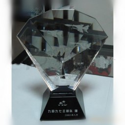 مخصص الماس شكل الكريستال جائزة مع قاعدة سوداء